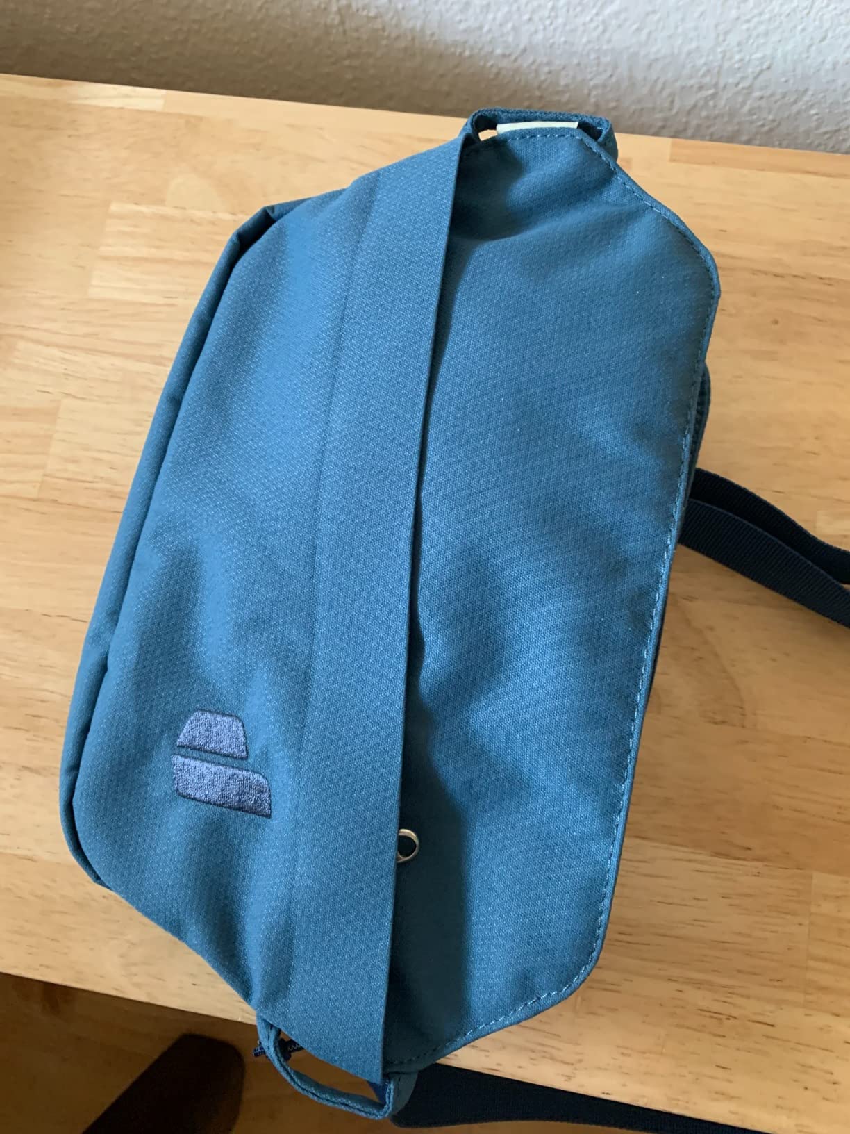 Solide Crossbody für Freizeit